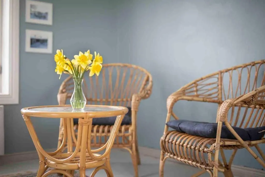 Apartment Seaside Cottage In Suomenlinna Island Helsinki