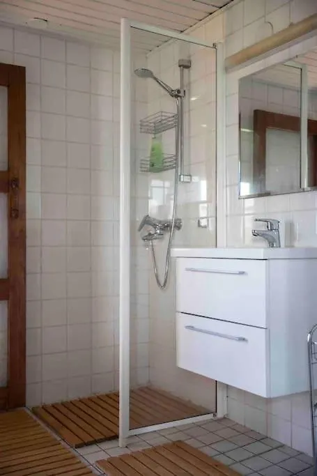 Seaside Cottage In Suomenlinna Island Helsinki