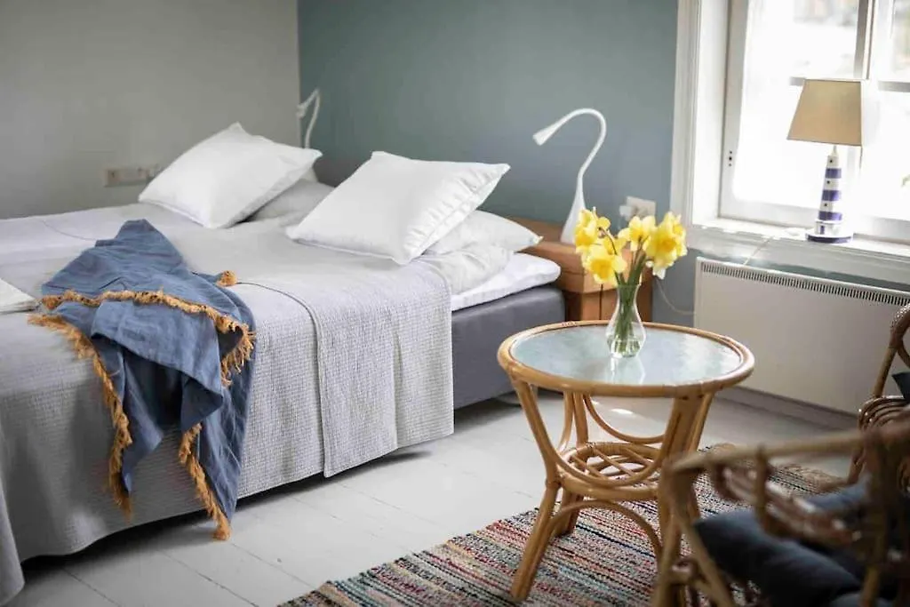 Seaside Cottage In Suomenlinna Island Helsinki Apartment