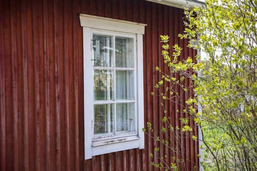 Seaside Cottage In Suomenlinna Island Helsinki