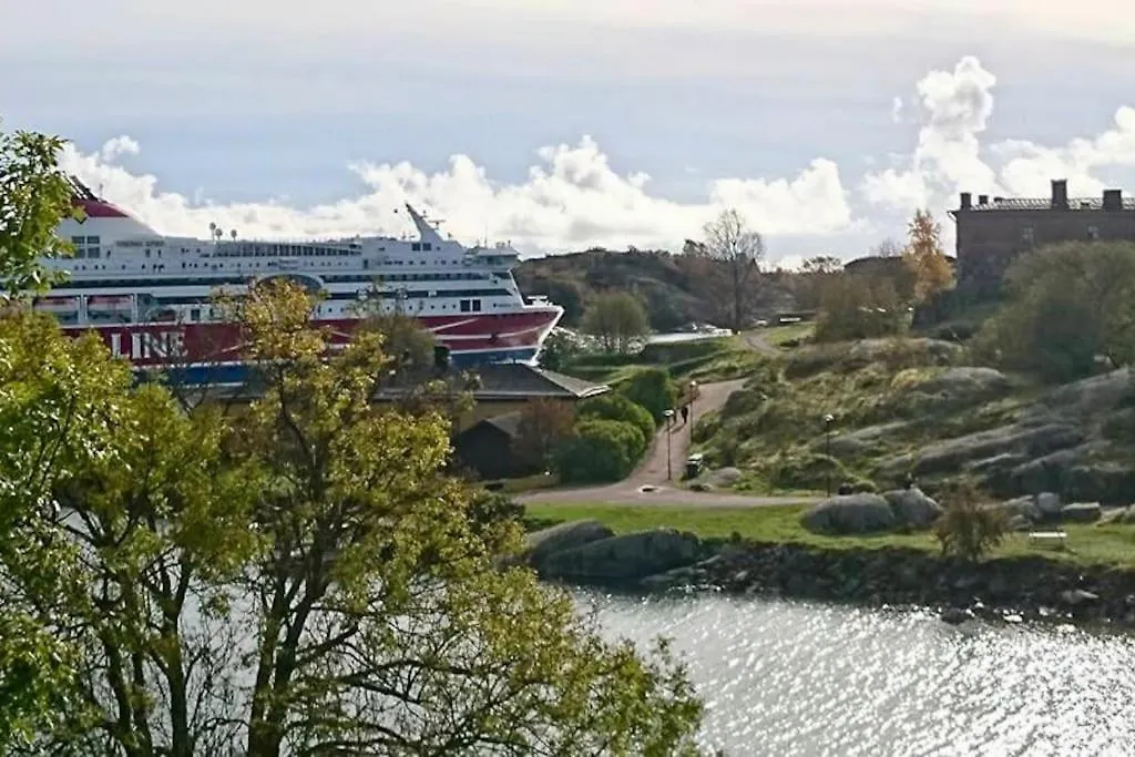Seaside Cottage In Suomenlinna Island Helsinki