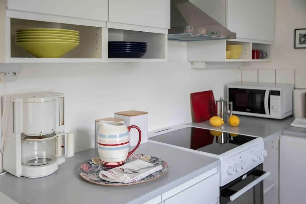 Apartment Seaside Cottage In Suomenlinna Island Helsinki